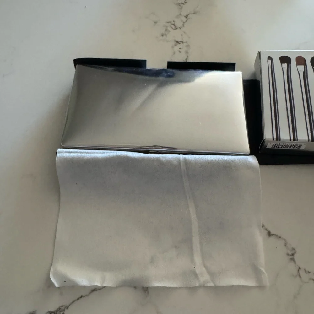 Bobby Brown Silver Travel Makeup Brush Set - Picture 6 of 10